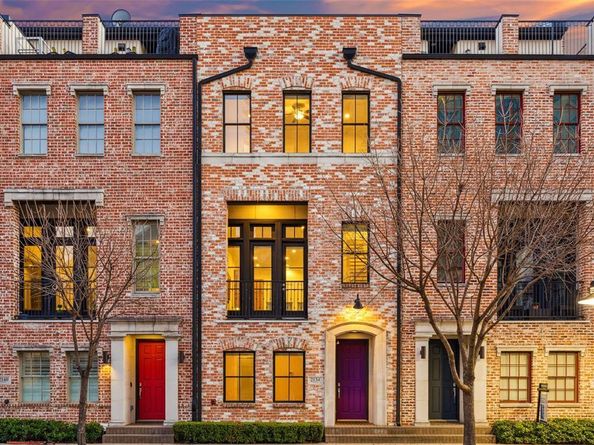 2134  Canton Street , Dallas Texas 75201