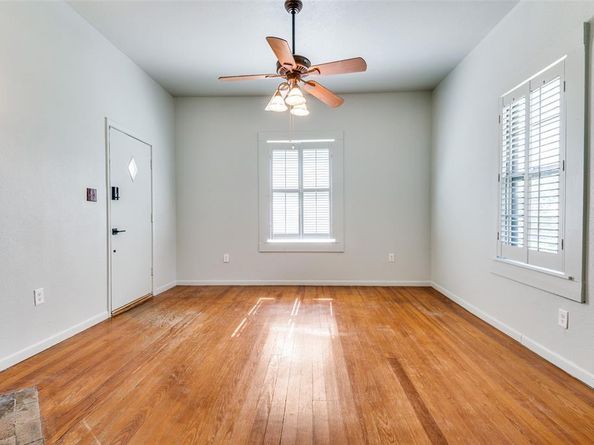 400 S Clinton Avenue , Dallas Texas 75208