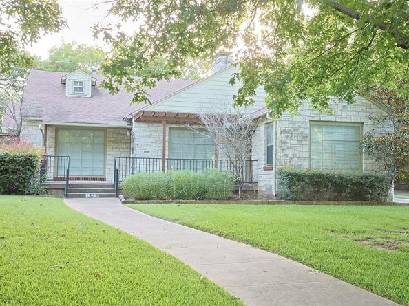 1537  Cedar Hill Avenue , Dallas Texas 75208