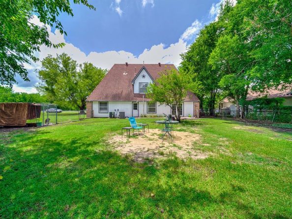 13833  Indian Wells Road , Dallas Texas 75253
