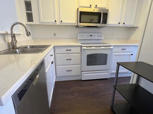 613  Carriagehouse Lane  8D, Garland Texas 75040