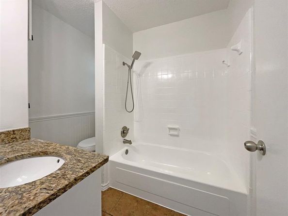 2517  Laredo Court , Arlington Texas 76015