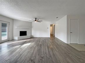 2517  Laredo Court , Arlington Texas 76015