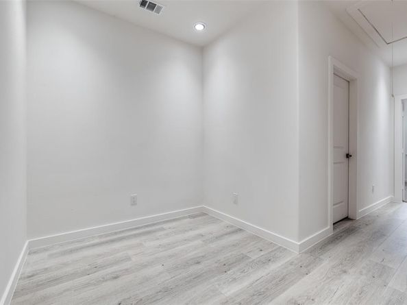 2418  Merlin Street , Dallas Texas 75215