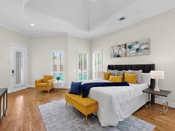 1404  Sylvan Avenue , Dallas Texas 75208