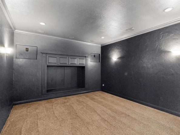 1404  Sylvan Avenue , Dallas Texas 75208