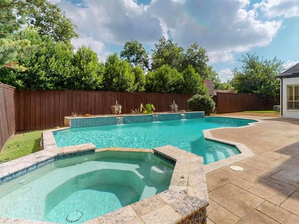 1404  Sylvan Avenue , Dallas Texas 75208