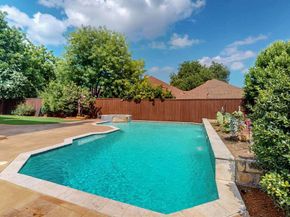 1404  Sylvan Avenue , Dallas Texas 75208