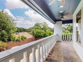 1404  Sylvan Avenue , Dallas Texas 75208