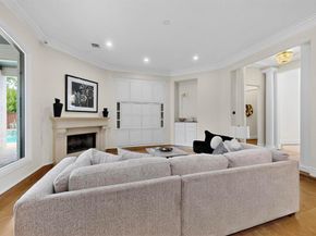 1404  Sylvan Avenue , Dallas Texas 75208