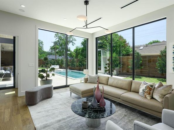 4242  Reaumur Drive , Dallas Texas 75229