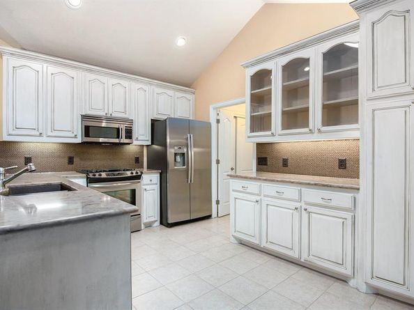 3120  Camellia Rose Drive  312, Fort Worth Texas 76116