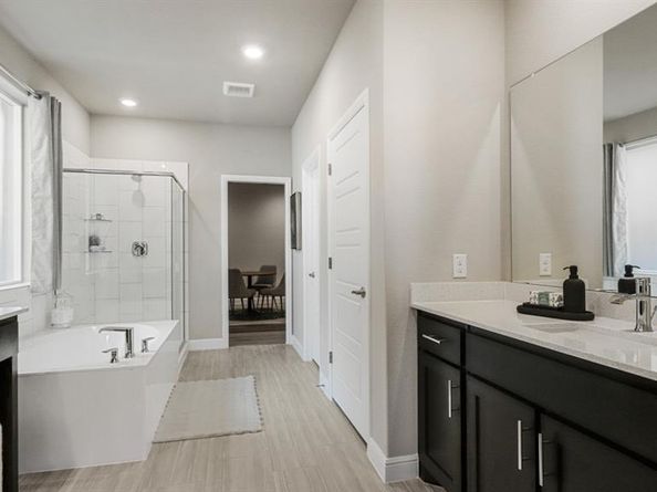 8608  RED OAK Drive , Justin Texas 76247