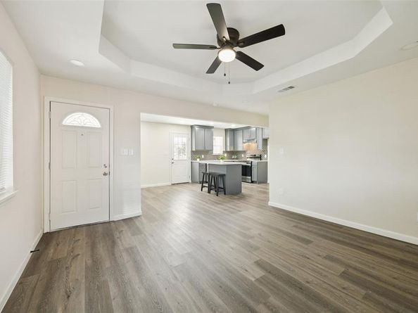 300 E Hazelwood Street , Princeton Texas 75407