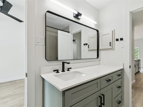 8601  Park Lane  121, Dallas Texas 75231