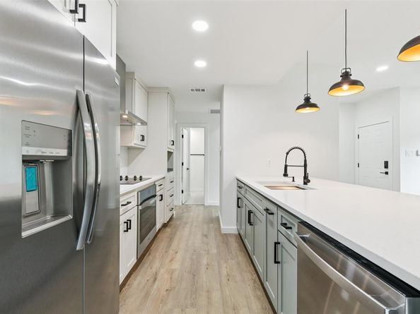8601  Park Lane  121, Dallas Texas 75231