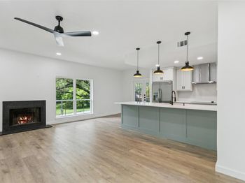 8601  Park Lane 