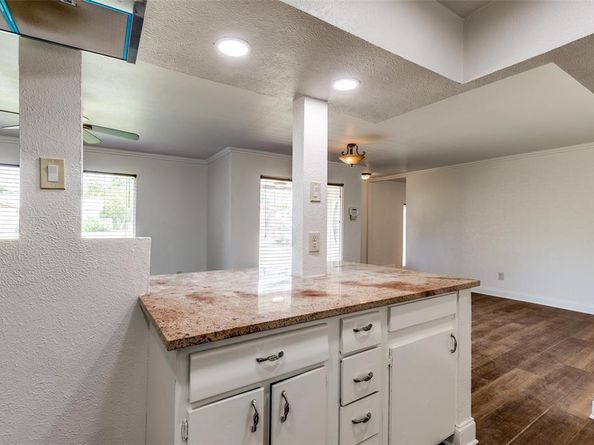 2876  Joanna Drive , Farmers Branch Texas 75234