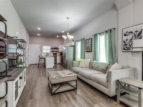 1425  Evans Avenue , Fort Worth Texas 76104