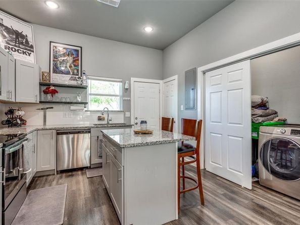 1425  Evans Avenue , Fort Worth Texas 76104