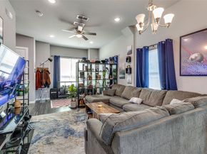 1425  Evans Avenue , Fort Worth Texas 76104