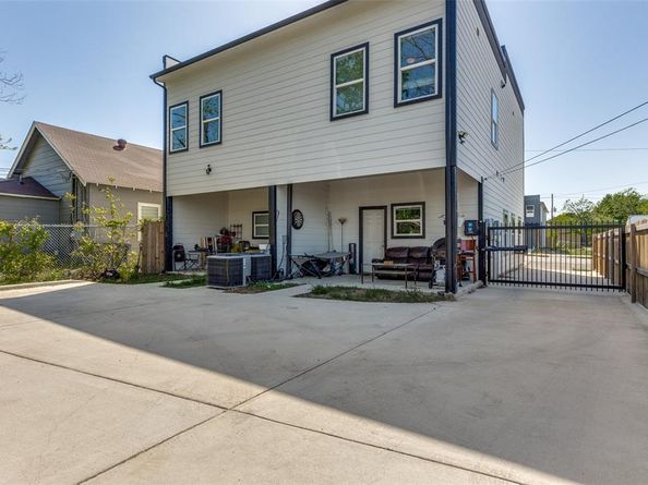 1425  Evans Avenue , Fort Worth Texas 76104