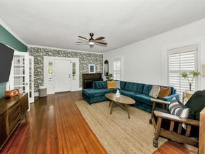 6107  Worth Street , Dallas Texas 75214