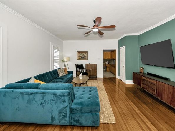6107  Worth Street , Dallas Texas 75214