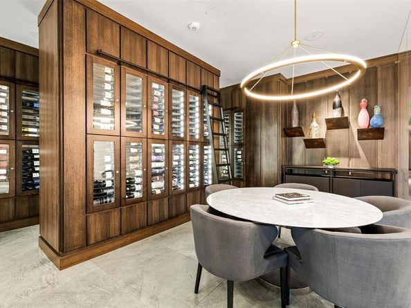 1747  Leonard Street  1402, Dallas Texas 75201
