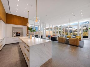 1747  Leonard Street  1402, Dallas Texas 75201