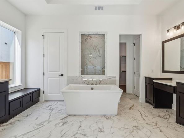 3879  Vase Vine Place , Frisco Texas 75033