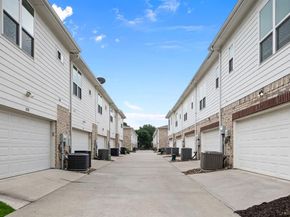 207 S Kealy Avenue , Lewisville Texas 75057