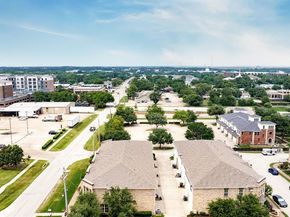 207 S Kealy Avenue , Lewisville Texas 75057