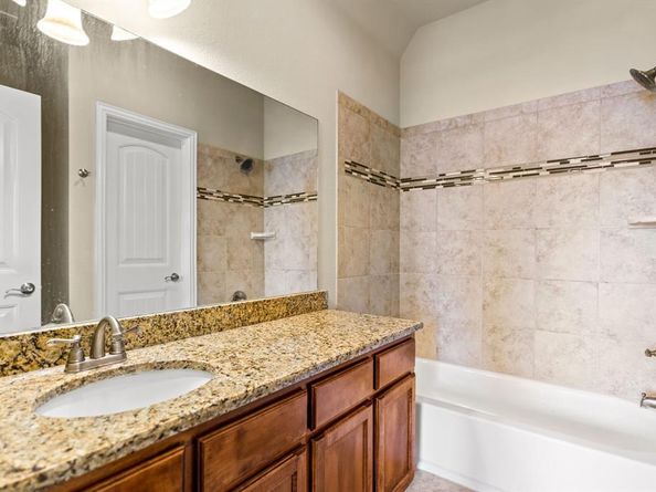 207 S Kealy Avenue , Lewisville Texas 75057
