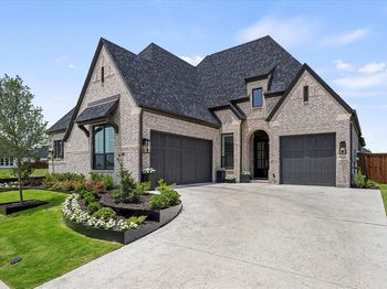 910  Montrose  