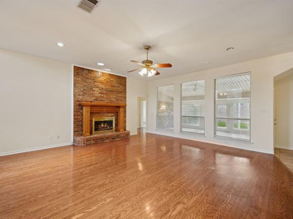1086  Whispering Glen , Rockwall Texas 75087