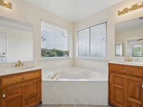 1086  Whispering Glen , Rockwall Texas 75087