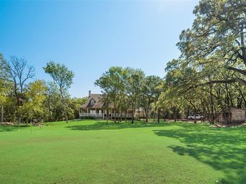 3325  Creek Road 