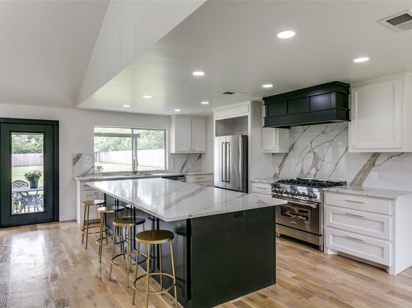 203  OAK VALLEY Drive , Colleyville Texas 76034
