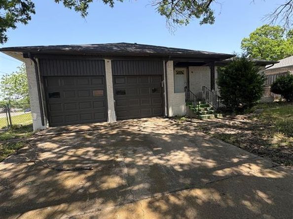 2306  Greenland Drive , Dallas Texas 75228