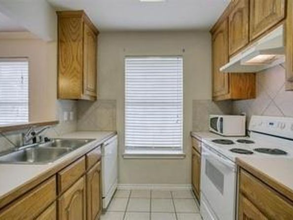 3233 S Univer. Drive , Fort Worth Texas 76109