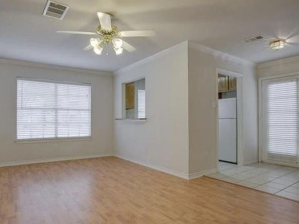 3233 S Univer. Drive , Fort Worth Texas 76109