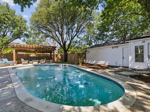 12105  Cox Lane , Dallas Texas 75244