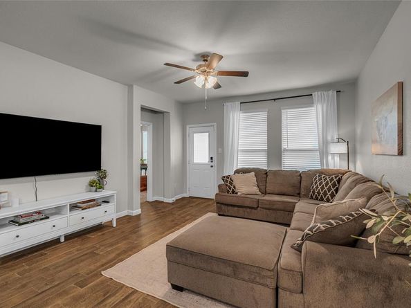 411  Skipper Lane , Azle Texas 76020