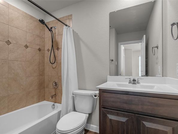 411  Skipper Lane , Azle Texas 76020