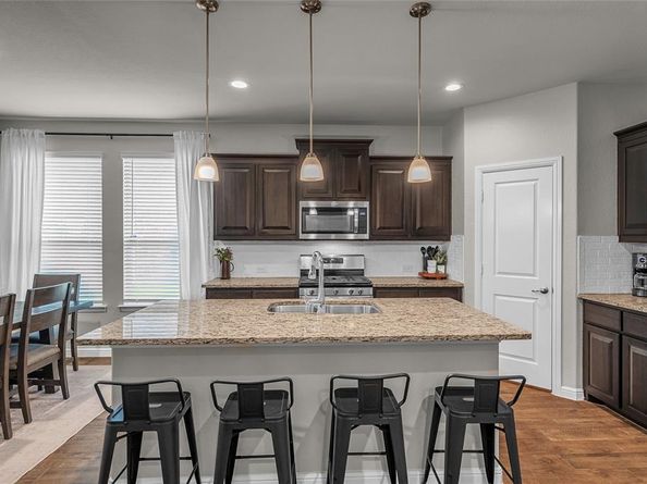 411  Skipper Lane , Azle Texas 76020
