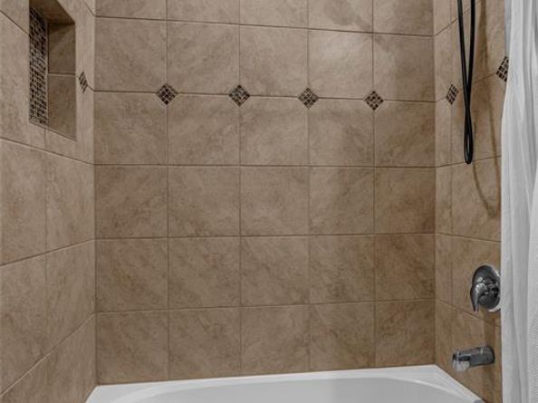 411  Skipper Lane , Azle Texas 76020