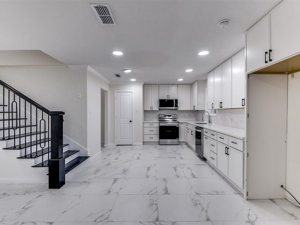258  Somerset Terrace , Bedford Texas 76022