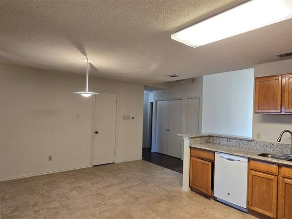 2224  Limestone Lane , Garland Texas 75040
