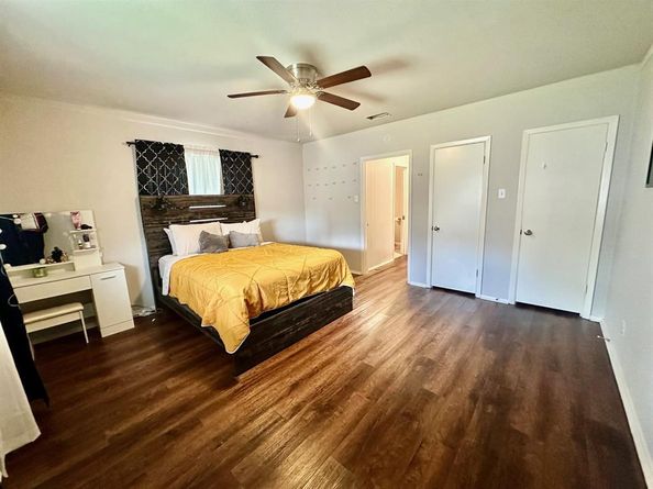 616 W Hammond Street , Lancaster Texas 75146